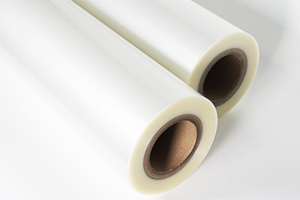 ロールフィルム 38ミクロン（幅640mm×200M巻）紙管2インチ 外巻 4本入